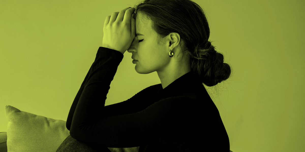 Traffic Drop Frau weint wegen Traffic Drop